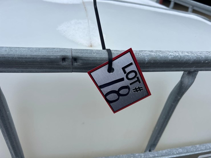 275-gal.-poly-shuttle-tank-image-3