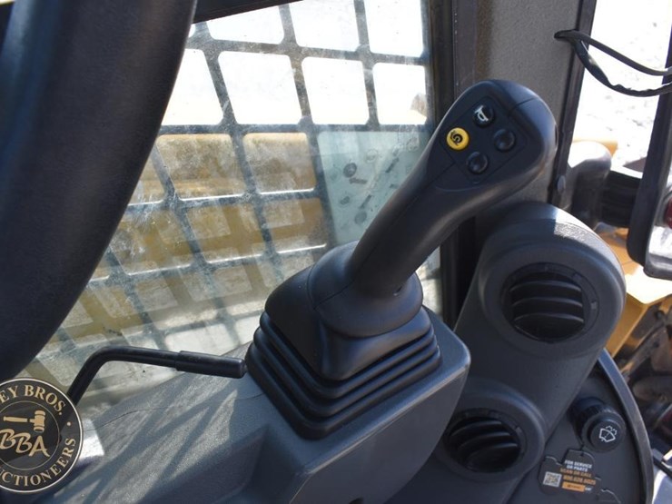 2020-caterpillar-279d3-image-55