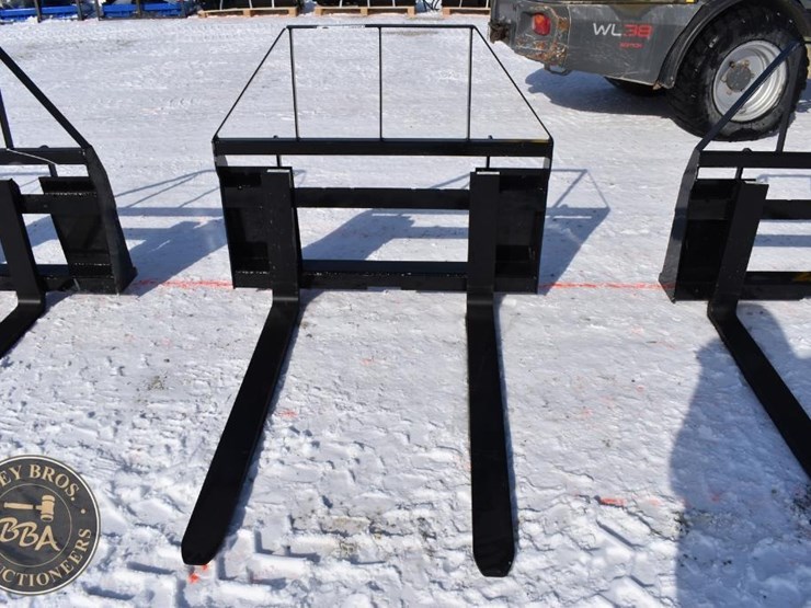 agt-industrial-pallet-fork-attachment-41888-image-1