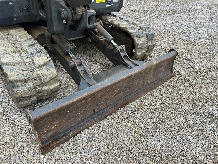 2020-bobcat-e85-image-10