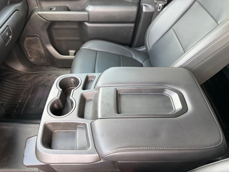 2020-chevrolet-k2500-image-12