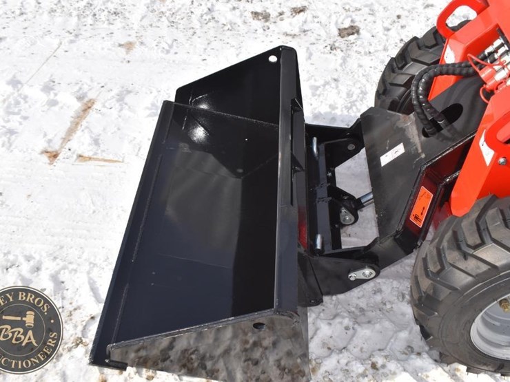 agt-industrial-mini-skid-steer-41825-image-12