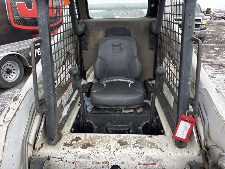 2011-bobcat-s175-image-12