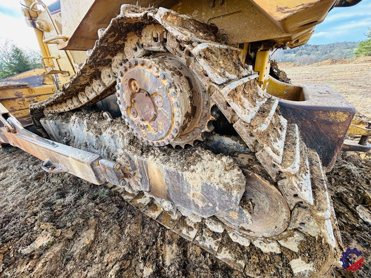 2005-caterpillar-d8t-image-33