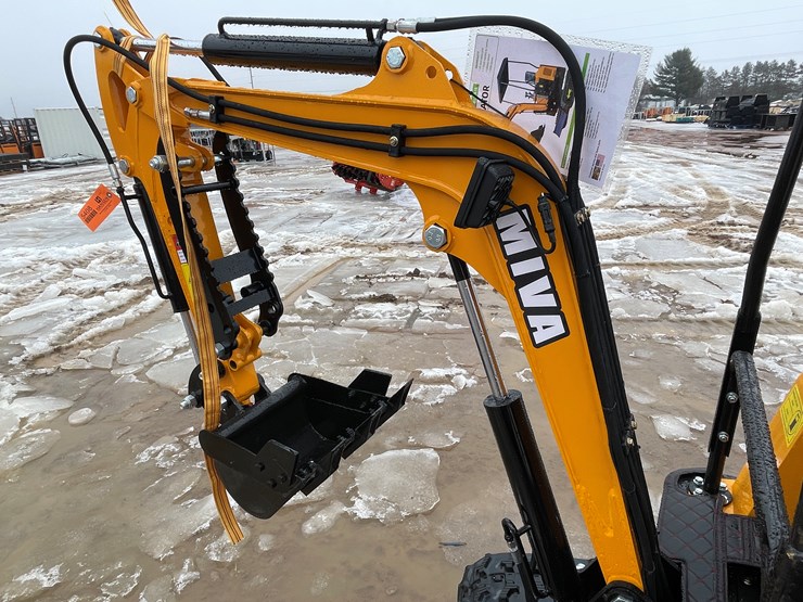 #5408-•-miva-va15-mini-excavator-image-13
