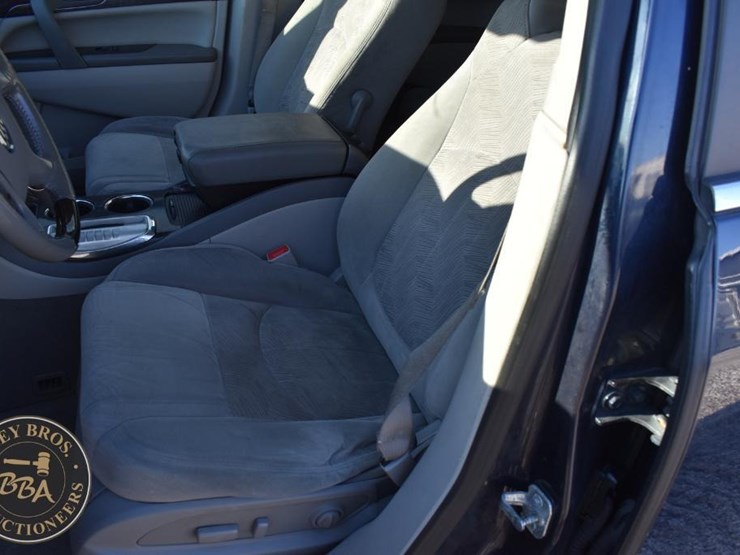 2015-buick-enclave-image-21