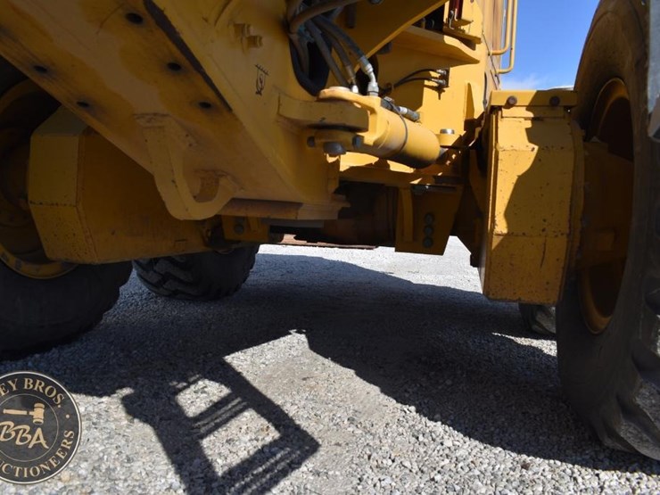 2013-deere-770g-image-23