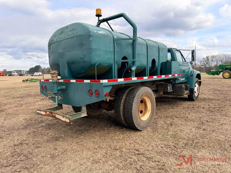 1995-ford-f-series-water-truck-image-2