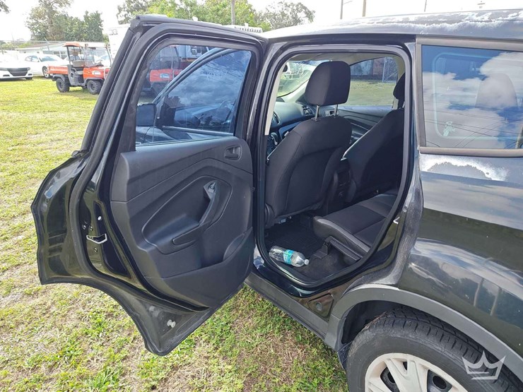 2014-ford-escape-image-24