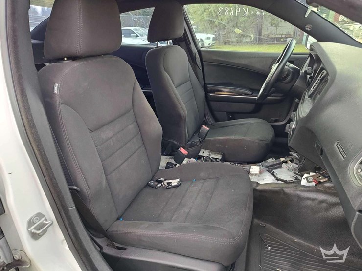 2017-dodge-charger-sedan-image-15