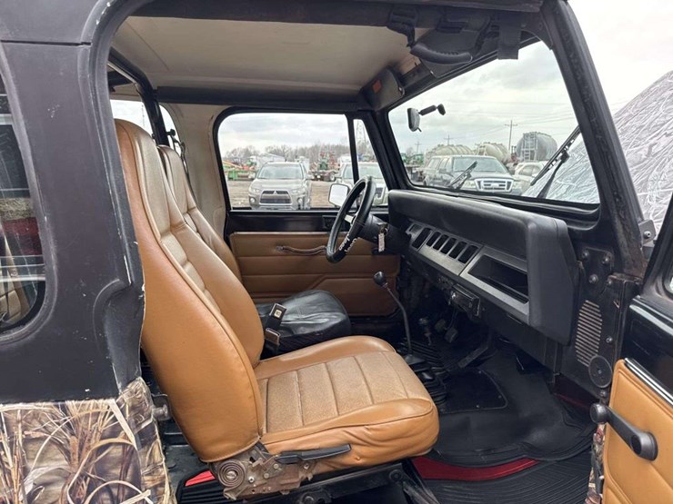 1992-jeep-wrangler-image-16