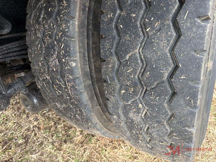 2018-peterbilt-337-image-12