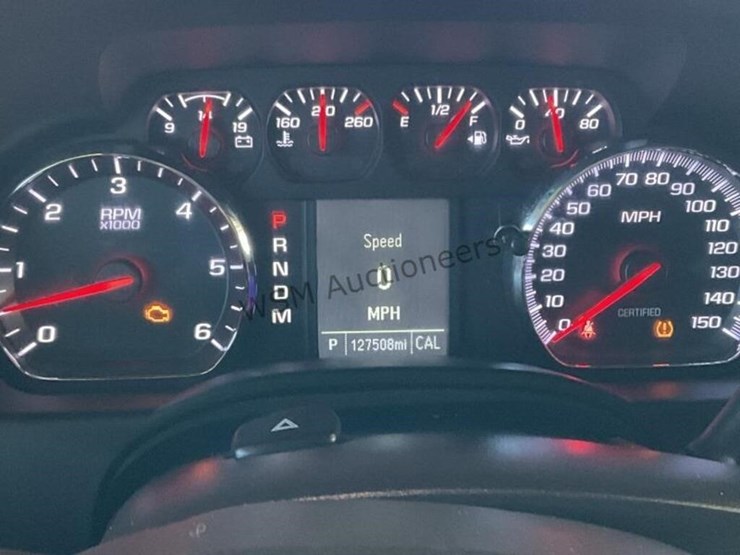 2015-chevrolet-tahoe-image-17