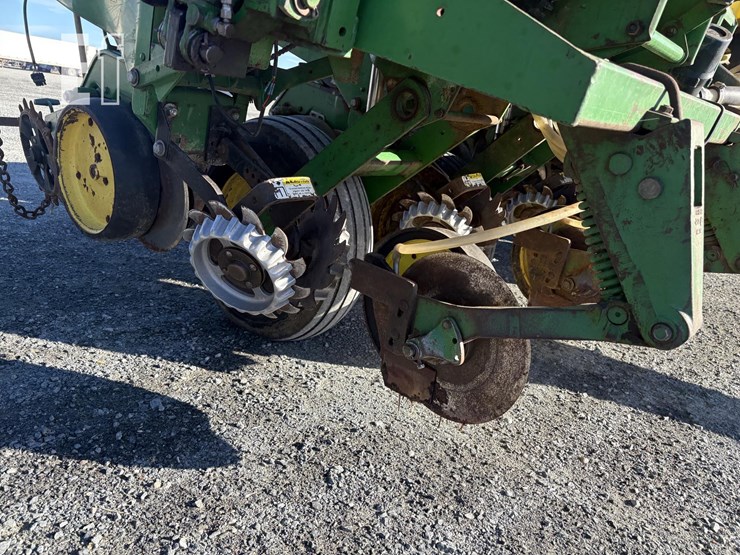 john-deere-7200-image-6