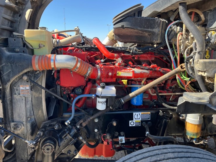 2015-kenworth-t880-image-9