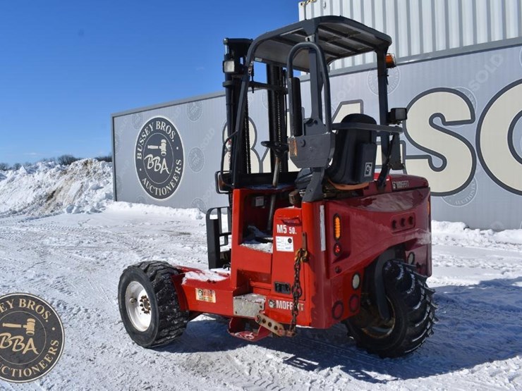 2015-moffett-m50-image-3