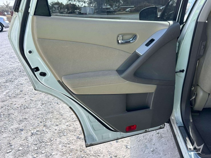 2011-nissan-murano-image-21