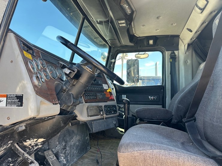 2015-western-star-4900-image-9