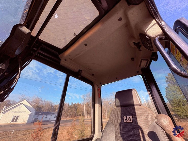 2016-cat-305e2-mini-excavator-image-77