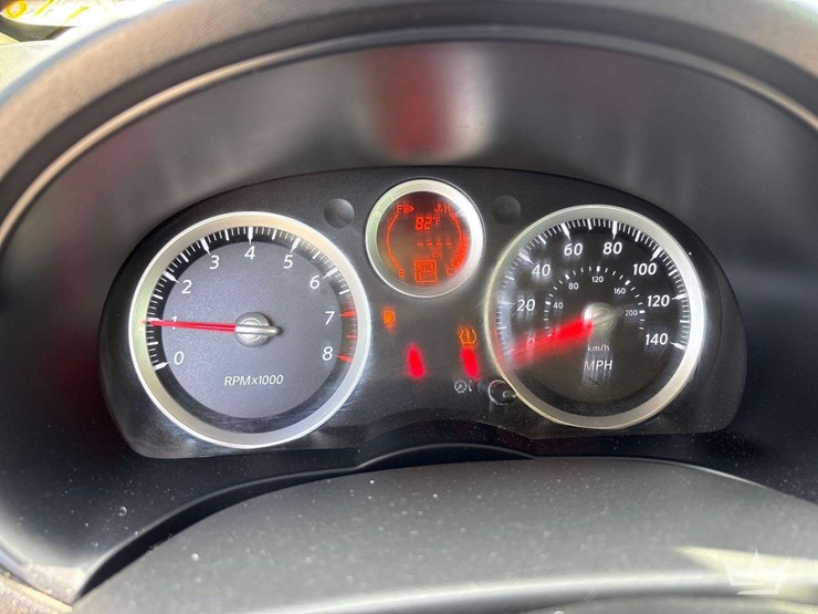 2011-nissan-sentra-sedan-image-13