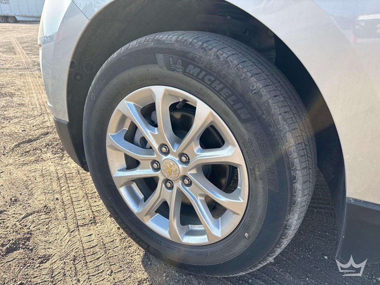 2021-chevrolet-equinox-image-25