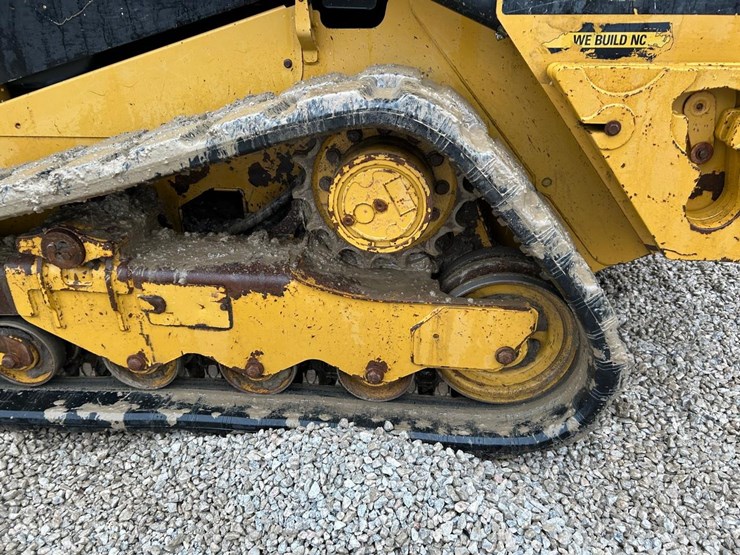 2016-caterpillar-259d-image-18