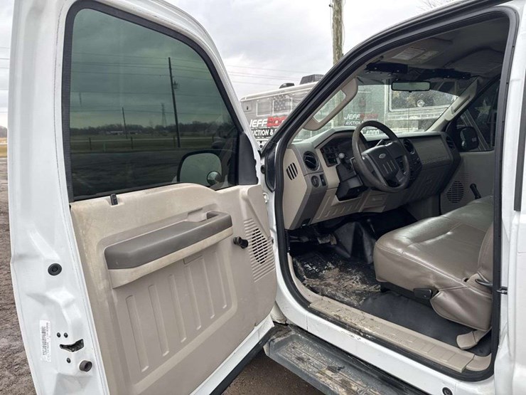 2008-ford-f250-xl-image-12