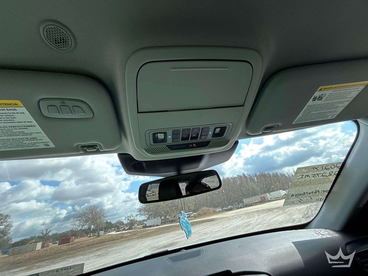 2021-ford-explorer-image-21