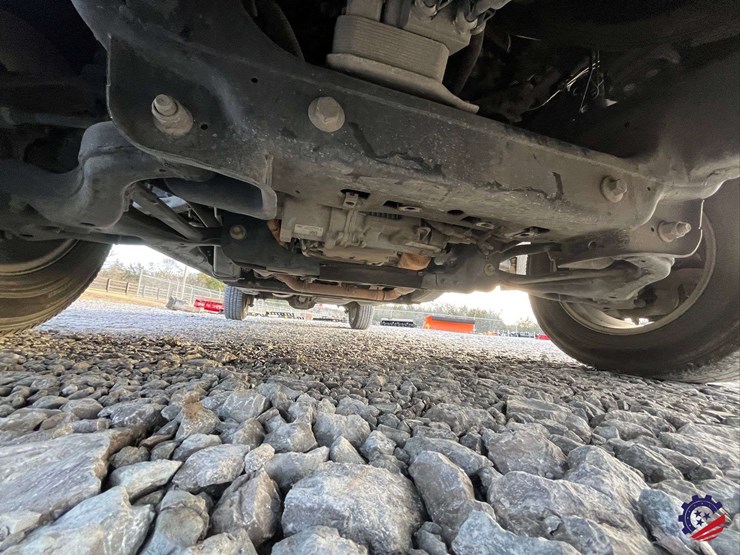 2020-ford-f150-xl-image-17