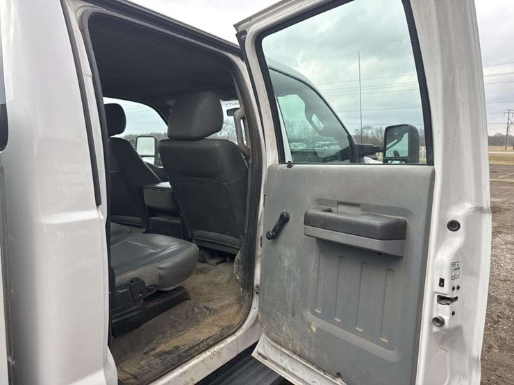 2011-ford-f350-image-23