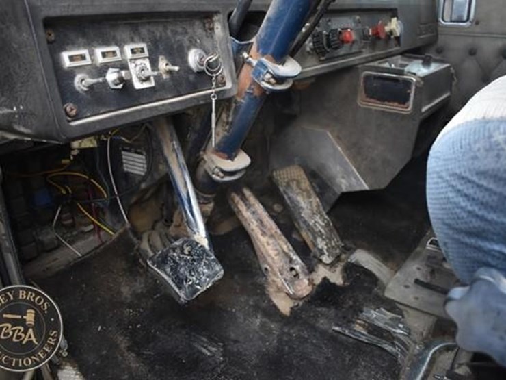 1982-kenworth-w900-image-23