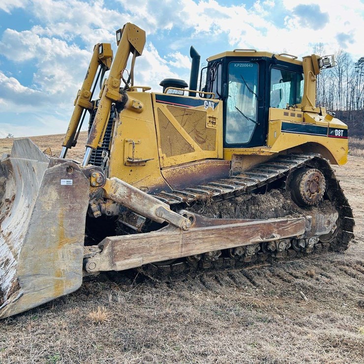 2005 CATERPILLAR D8T