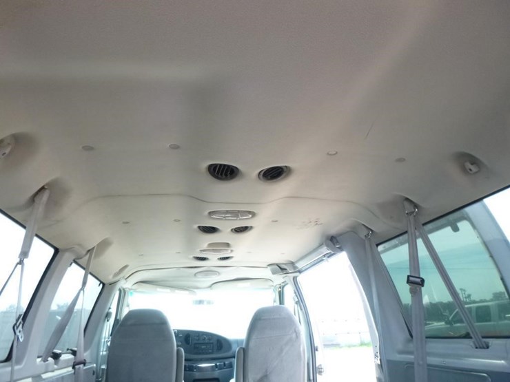 2006-ford-e350-image-17