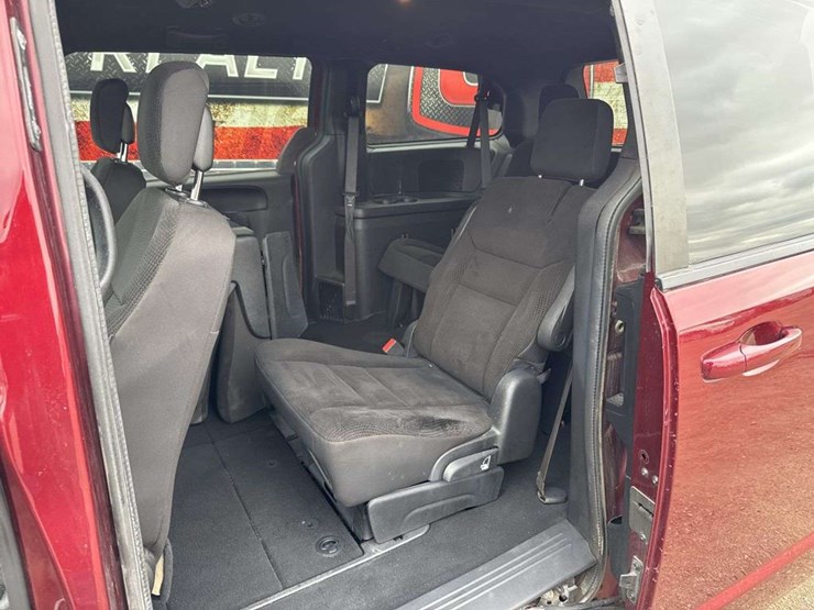 2019-dodge-grand-caravan-image-13