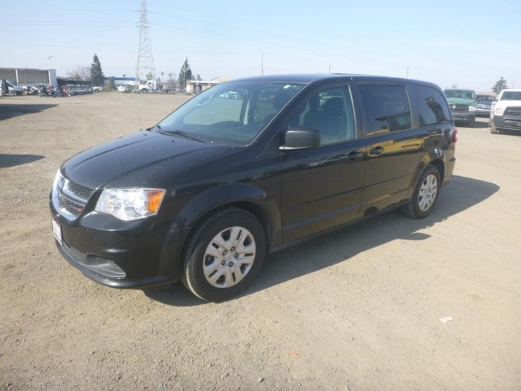 2016-dodge-grand-caravan-image-2