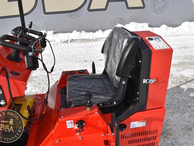agt-industrial-mini-skid-steer-41822-image-11