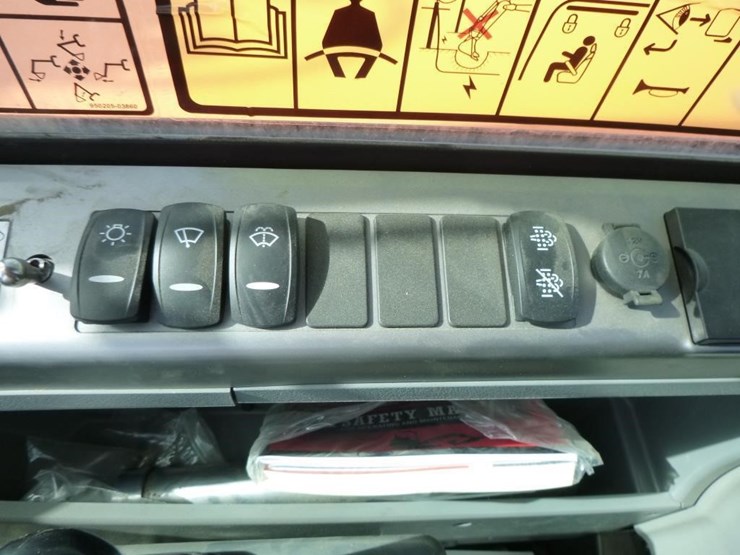 2023-develon-dx85r-3-hydraulic-excavator-image-17