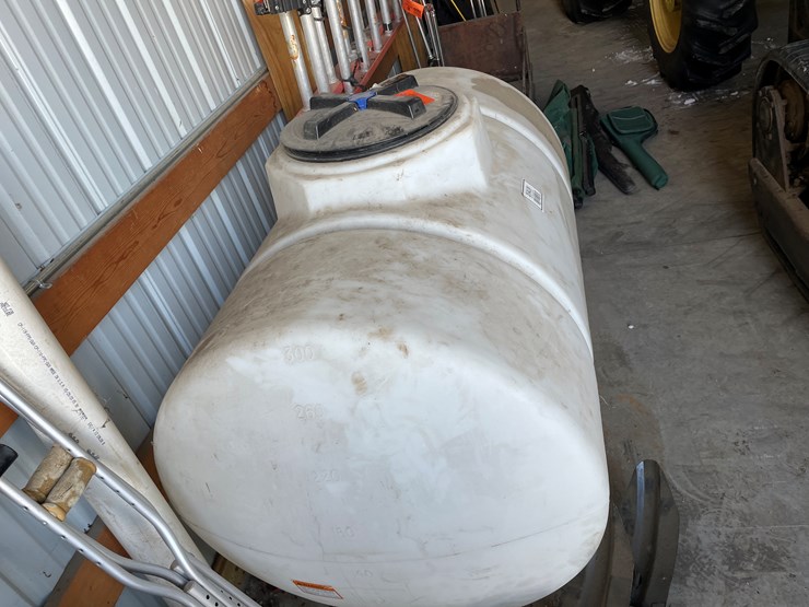 #7596-•-325-gallon-horizontal-leg-tank-image-4