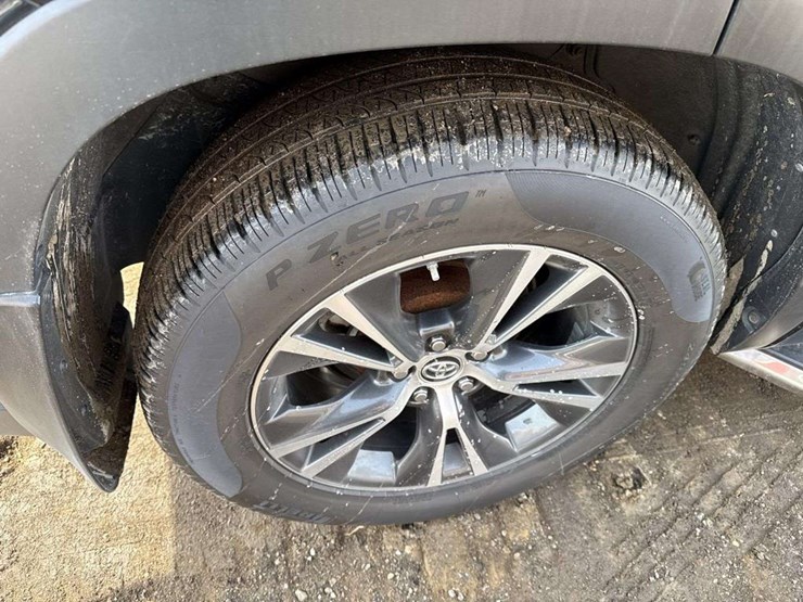 2016-toyota-highlander-image-21