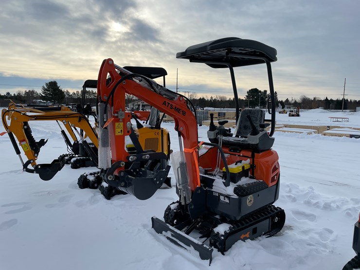#5404-•-ats-me18-mini-excavator-image-1