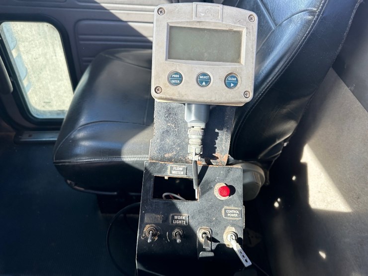 2009-peterbilt-367-image-11