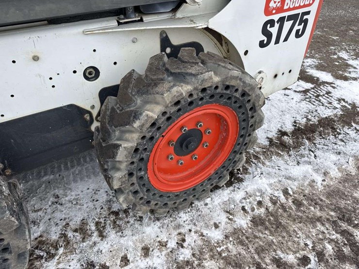 2011-bobcat-s175-image-8