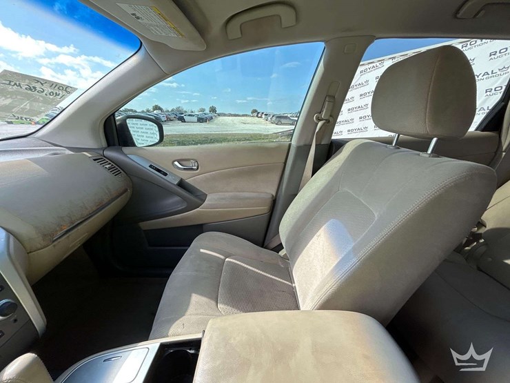 2011-nissan-murano-image-19