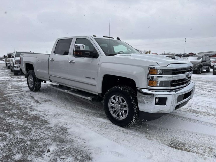 2018-chevrolet-silverado-3500hd-ltz-image-6