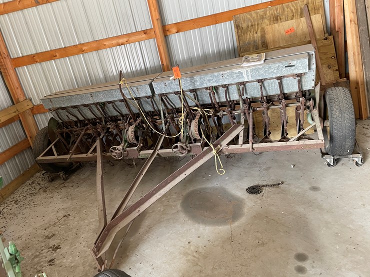 john-deere-12-image-2