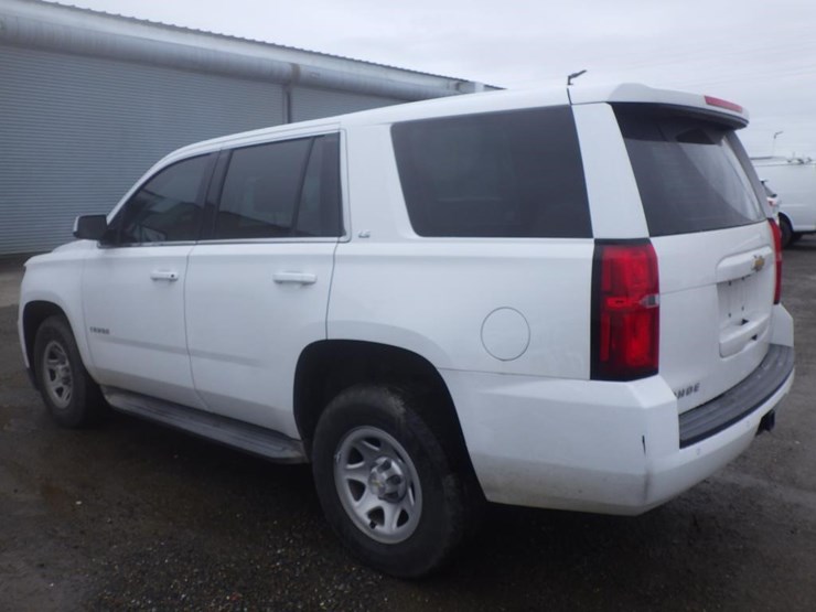 2016-chevrolet-tahoe-image-4