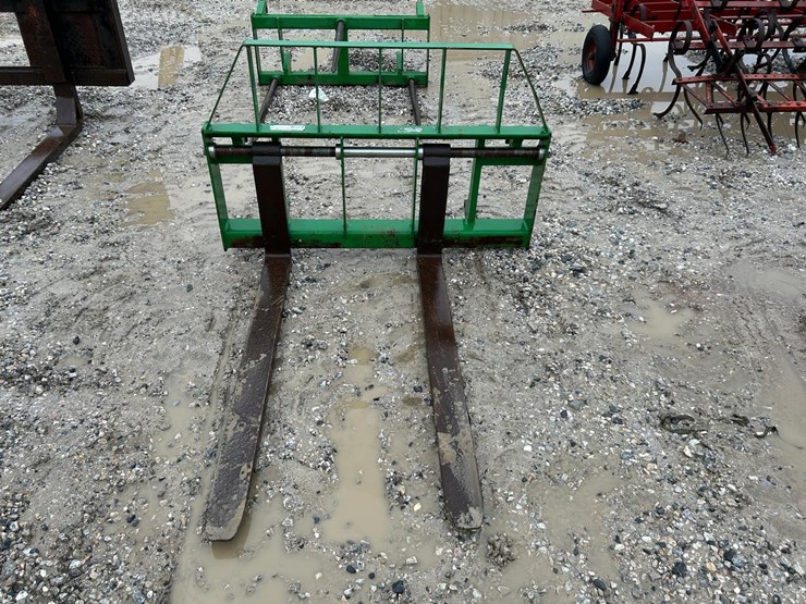 frontier-48"-pallet-forks-image-2