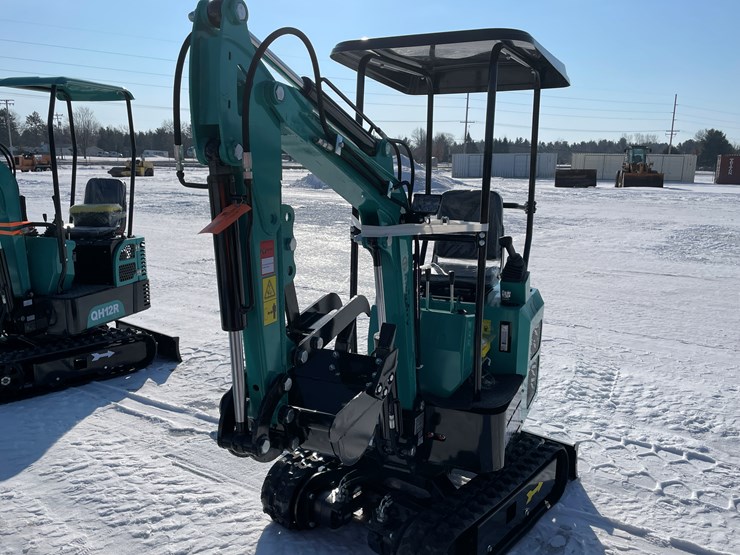 #5370-•-mx50r-mini-excavator-image-1