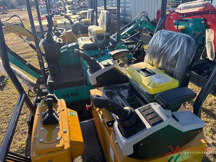 new/unused-findustry-mx12rx-mini-excavator-image-9