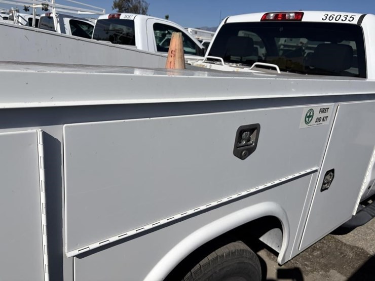 2015-chevrolet-2500-image-24